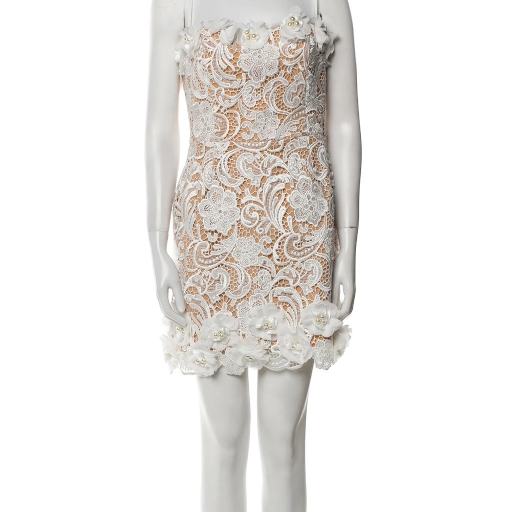Helsi Chic Strapless Lace Dress in White lace over nude underlay.  Gorgeous!